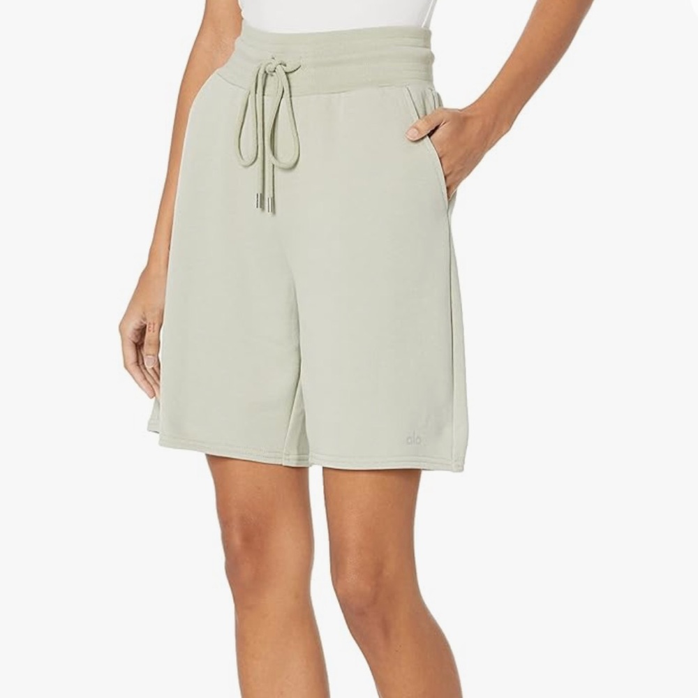 Alo Yoga Women's High-Waist Easy Sweat Short - Limestone Size L